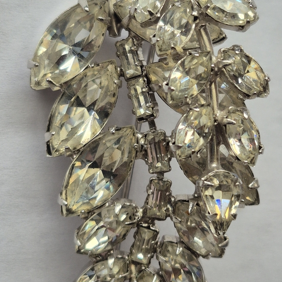 Vintage signed Weiss leaf spray brooch - Picture 3 of 6